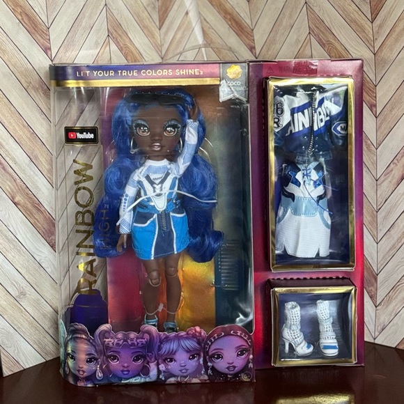 NIB Rainbow High Coco Vanderbalt - Picture 5 of 8